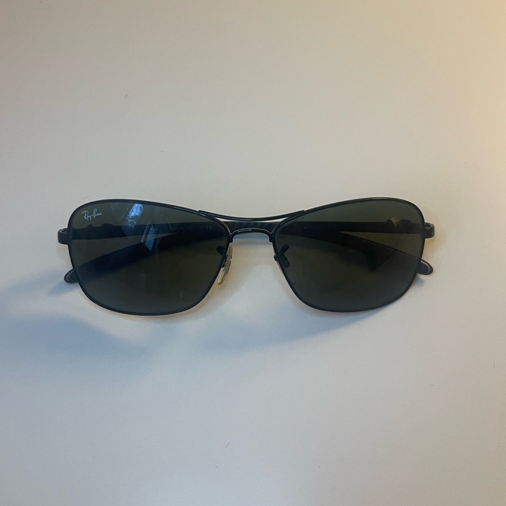 Black Ray-Ban Sunglasses